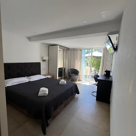 Hotel apartamentowy Les Cigales