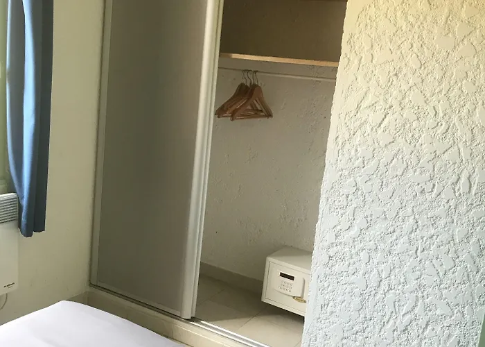 Les Cigales Aparthotel