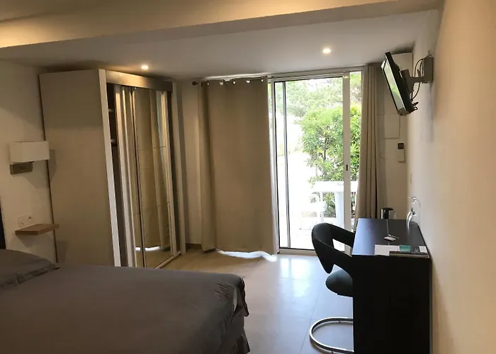 Les Cigales Aparthotel