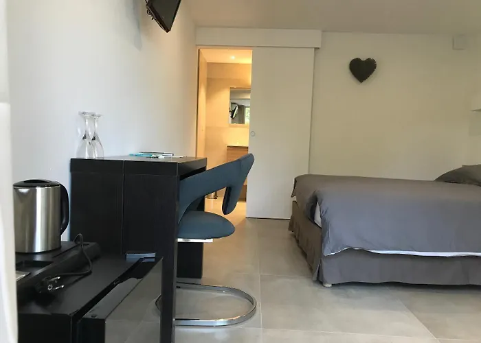 Aparthotel Les Cigales 3*