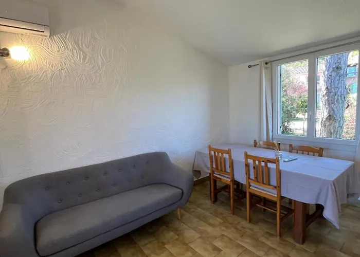 Les Cigales Aparthotel