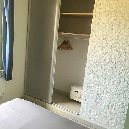 Les Cigales Aparthotel