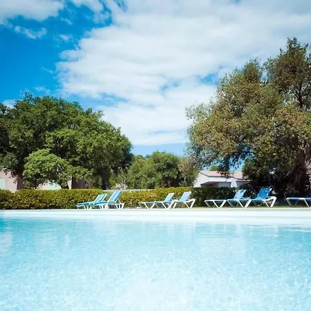 Les Cigales Aparthotel 3*