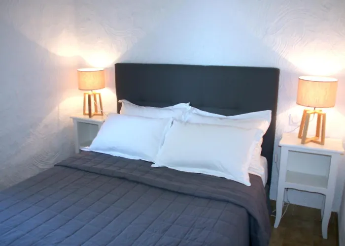 Les Cigales Aparthotel 3*
